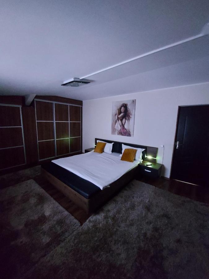 Jolie Suites Braila Bagian luar foto