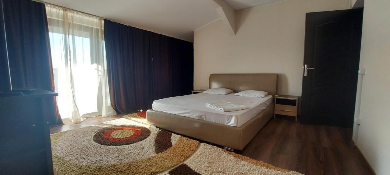 Jolie Suites Braila Bagian luar foto