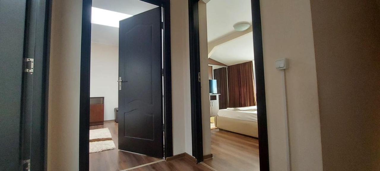 Jolie Suites Braila Bagian luar foto