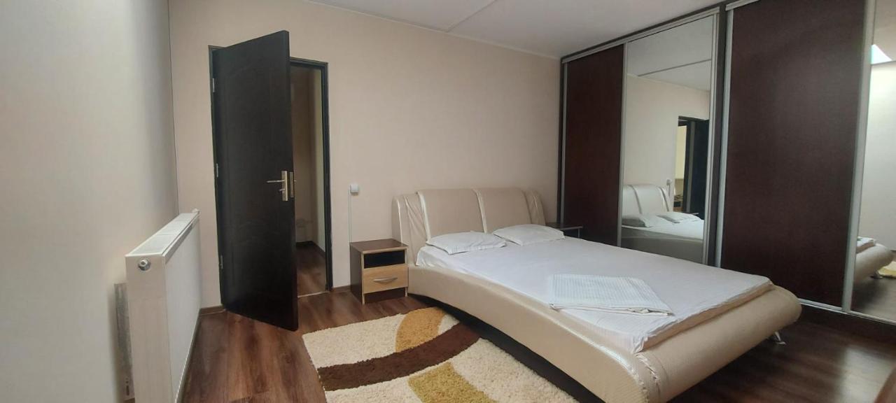 Jolie Suites Braila Bagian luar foto
