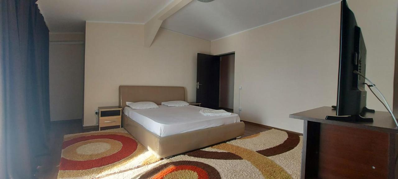 Jolie Suites Braila Bagian luar foto