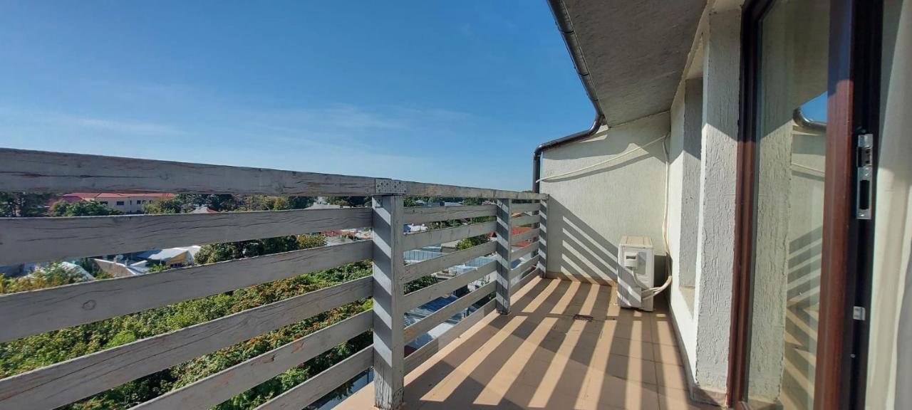 Jolie Suites Braila Bagian luar foto