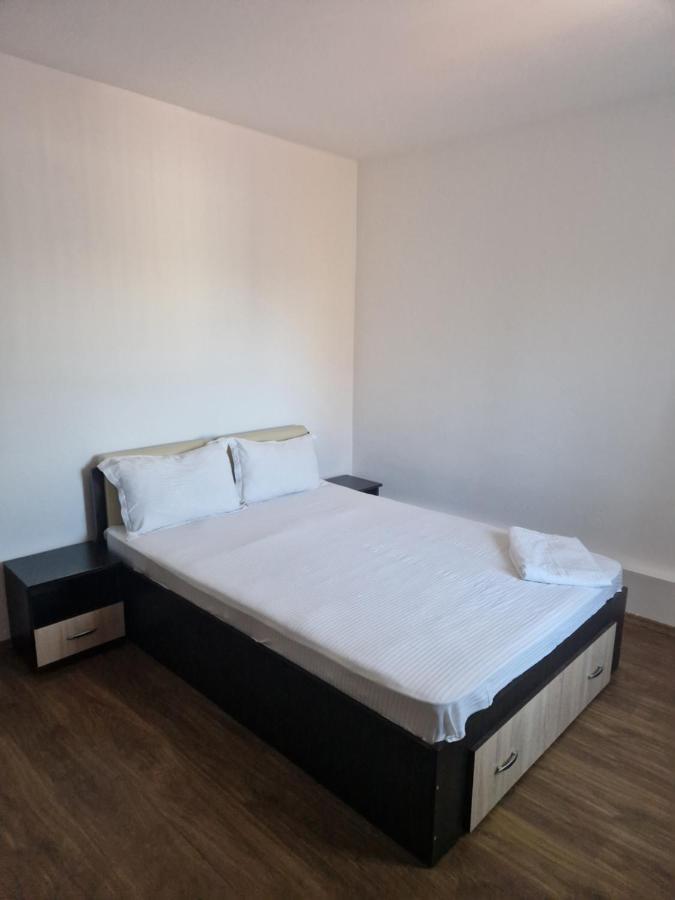 Jolie Suites Braila Bagian luar foto