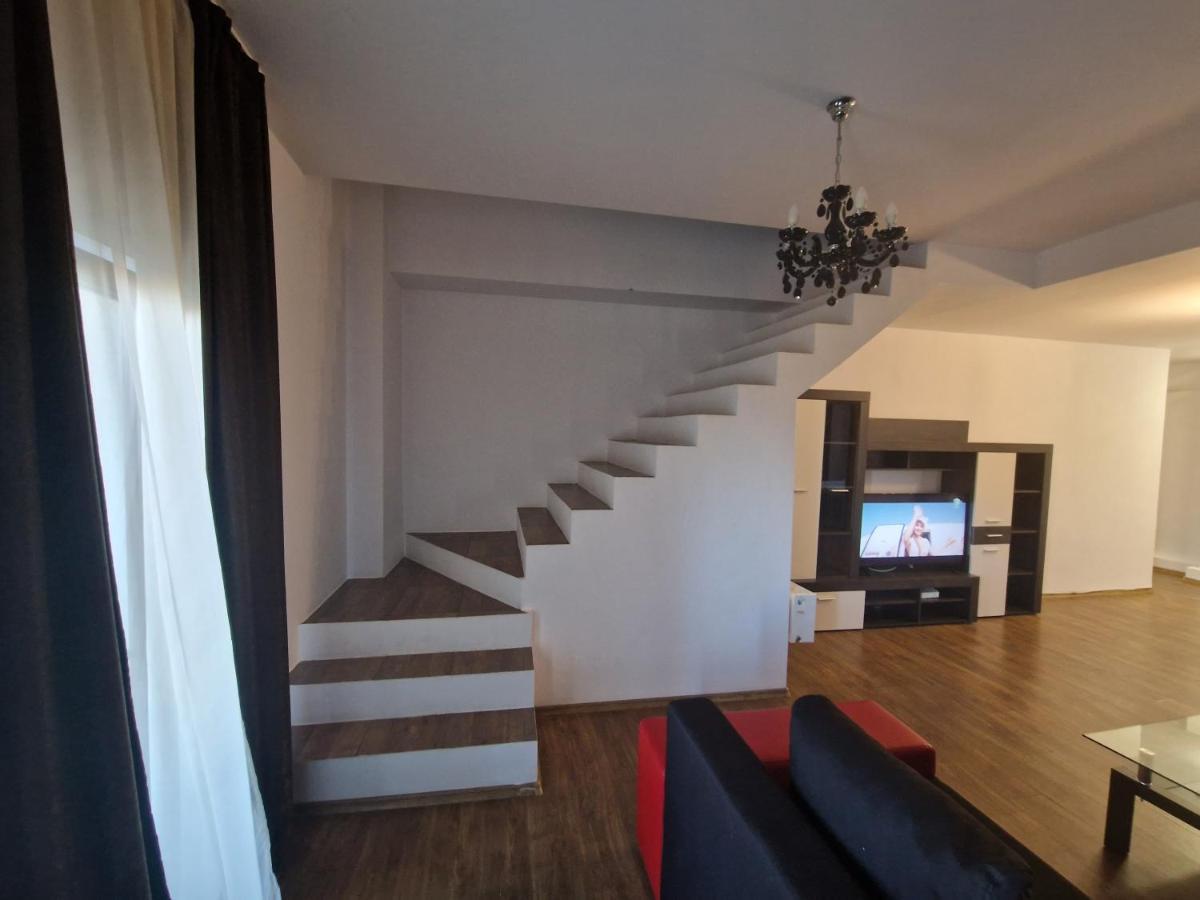 Jolie Suites Braila Bagian luar foto